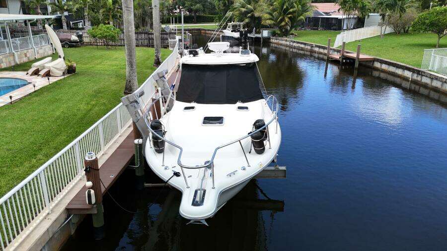 33ft Pursuit Yacht For Sale
