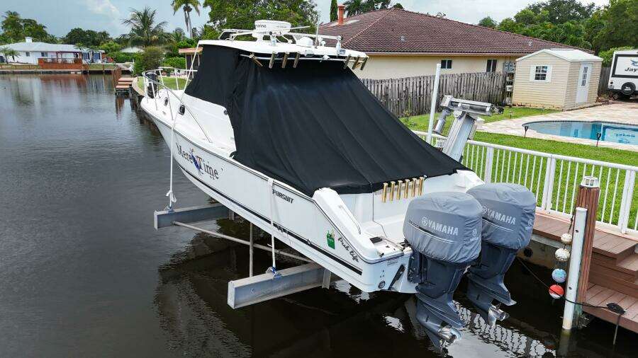 33ft Pursuit Yacht For Sale