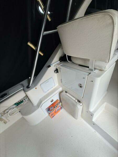 33ft Pursuit Yacht For Sale