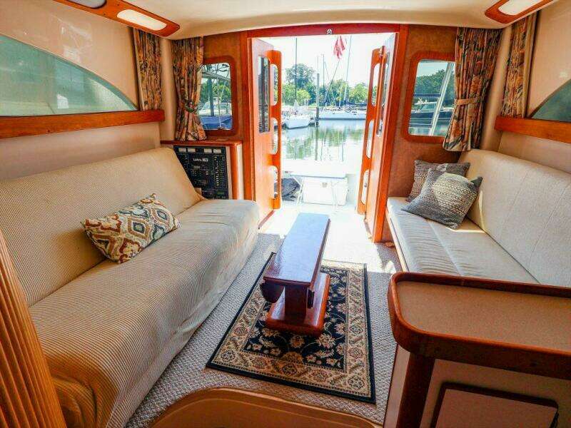 34ft Luhrs Yacht For Sale