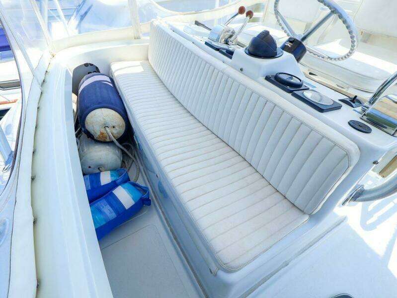 34ft Luhrs Yacht For Sale