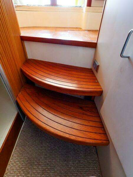34ft Luhrs Yacht For Sale