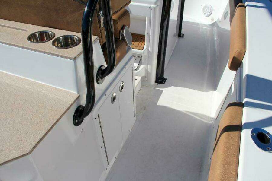 28ft Sea Hunt Yacht For Sale