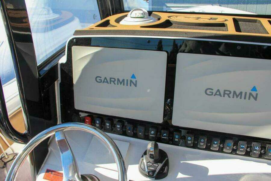 28ft Sea Hunt Yacht For Sale