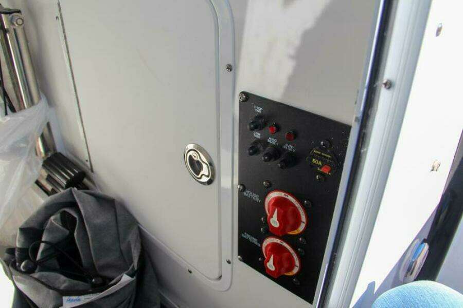 28ft Sea Hunt Yacht For Sale