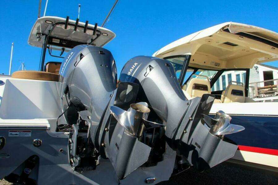 28ft Sea Hunt Yacht For Sale