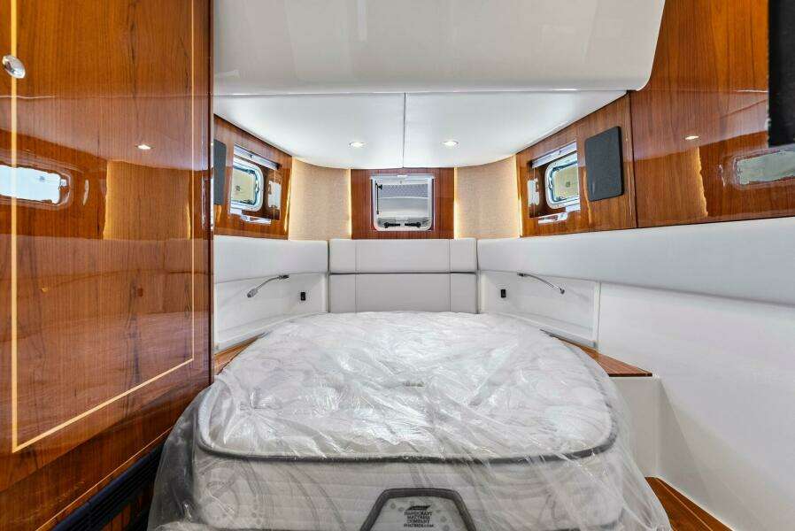 56ft HCB Yacht For Sale
