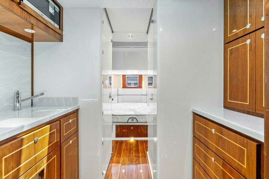 56ft HCB Yacht For Sale
