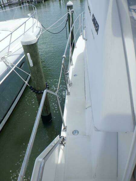 Y Knot 35ft Carver Yacht For Sale