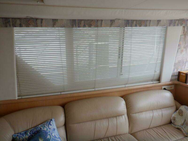 Y Knot 35ft Carver Yacht For Sale