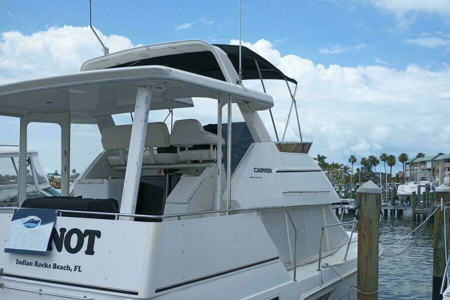 Y Knot 35ft Carver Yacht For Sale