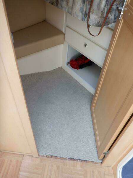 Y Knot 35ft Carver Yacht For Sale