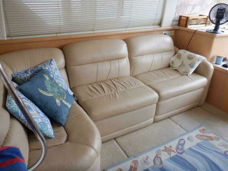 Y Knot 35ft Carver Yacht For Sale
