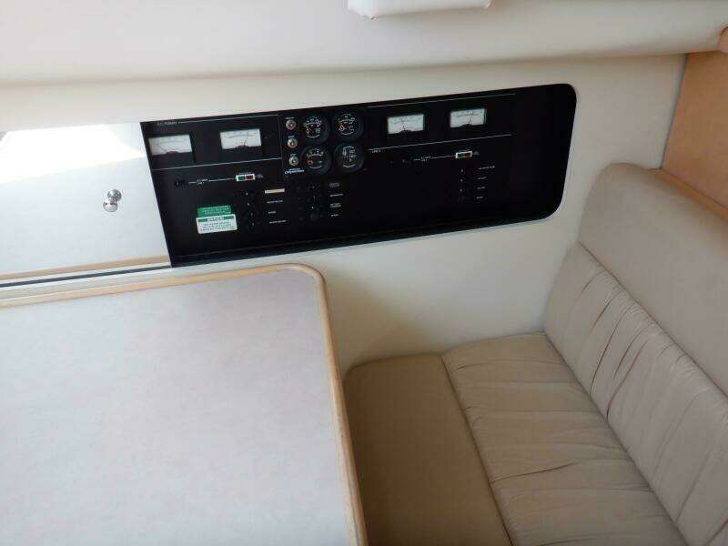 Y Knot 35ft Carver Yacht For Sale