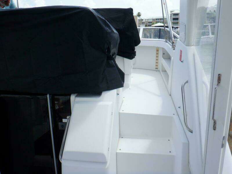 Y Knot 35ft Carver Yacht For Sale