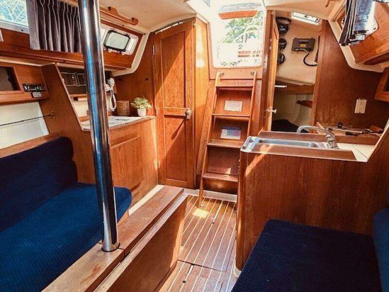 28ft Pearson Yacht For Sale