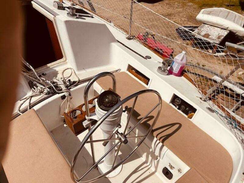 28ft Pearson Yacht For Sale