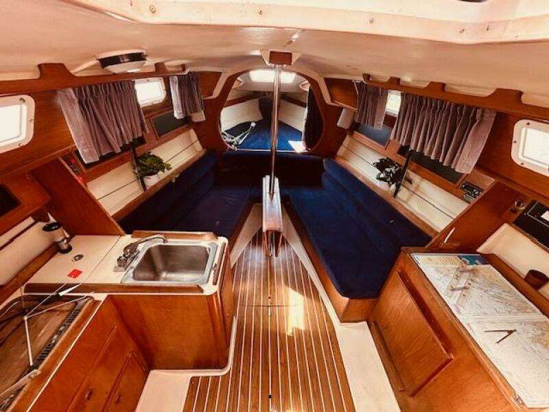 28ft Pearson Yacht For Sale