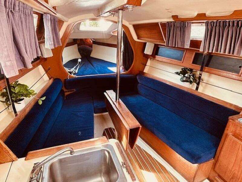 28ft Pearson Yacht For Sale