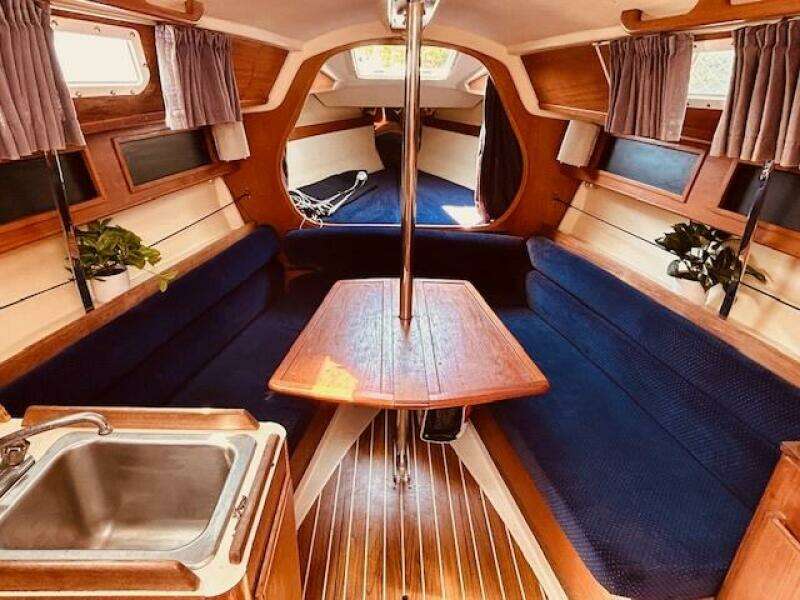 28ft Pearson Yacht For Sale