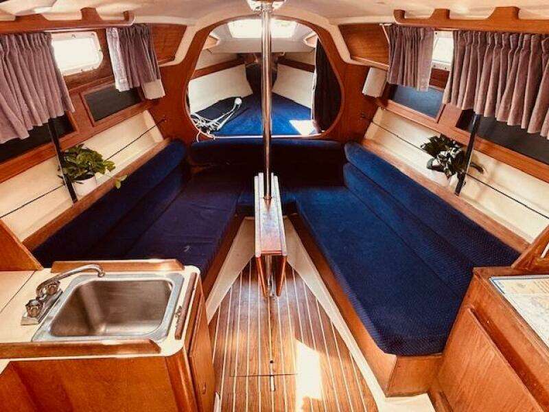 28ft Pearson Yacht For Sale