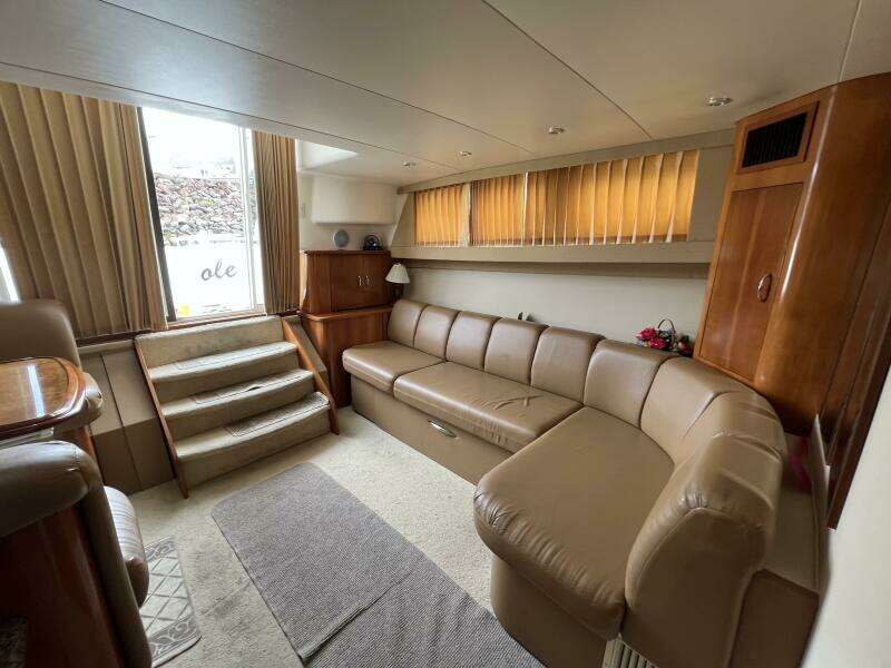 36ft Carver Yacht For Sale