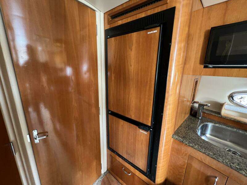 36ft Carver Yacht For Sale