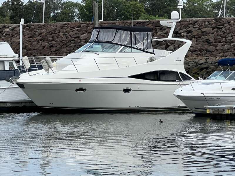 36ft Carver Yacht For Sale