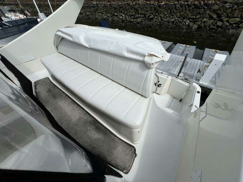 36ft Carver Yacht For Sale