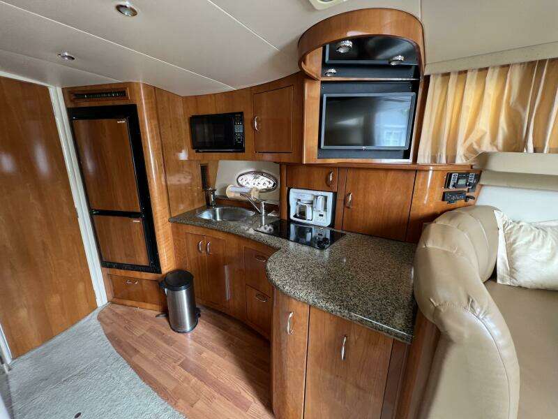 36ft Carver Yacht For Sale