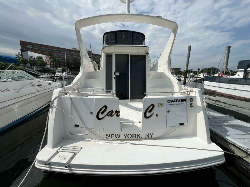 36ft Carver Yacht For Sale