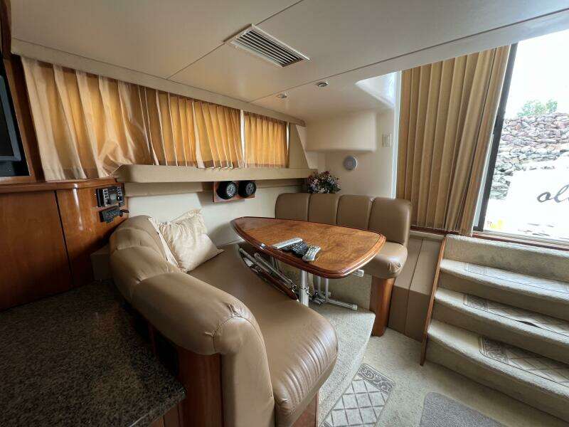 36ft Carver Yacht For Sale