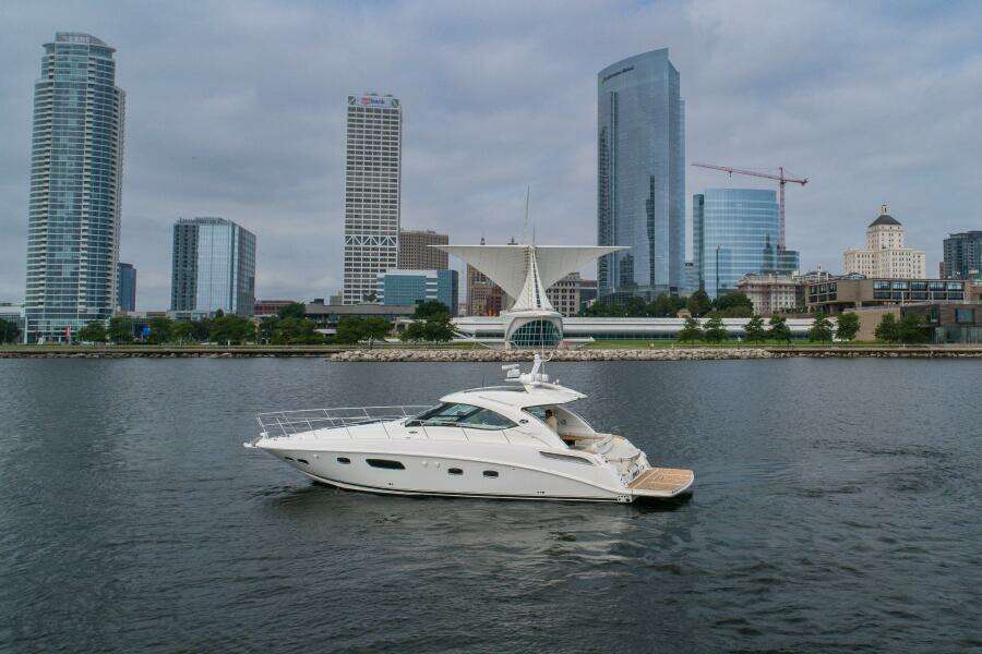 47ft Sea Ray Yacht For Sale