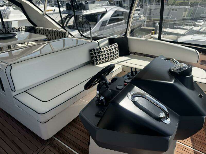 44ft Aquila Yacht For Sale