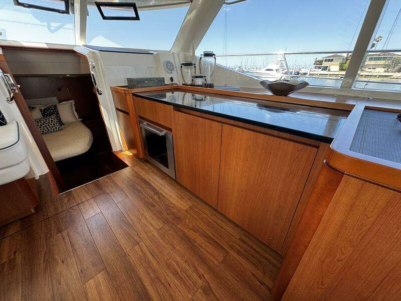 44ft Aquila Yacht For Sale