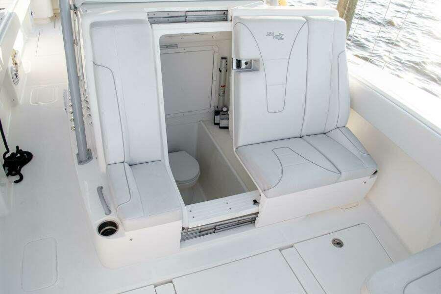 37ft SeaVee Yacht For Sale