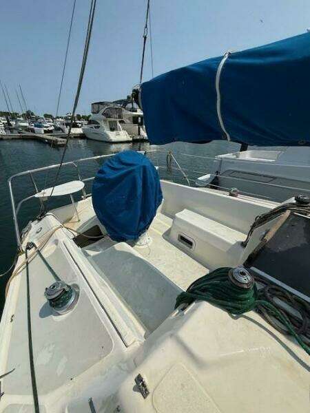 33ft Hunter Yacht For Sale