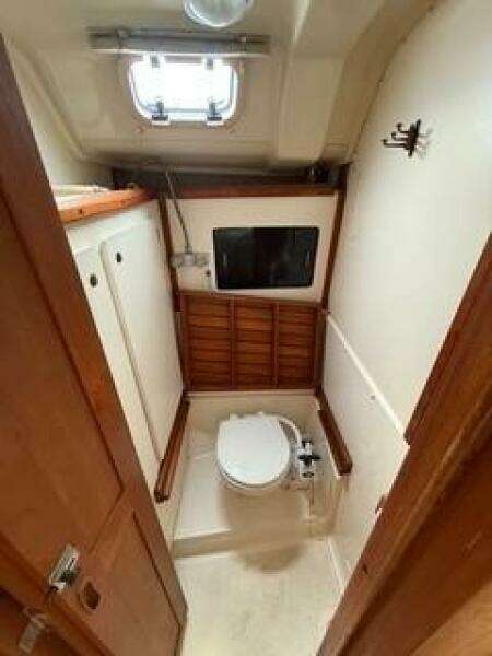 33ft Hunter Yacht For Sale