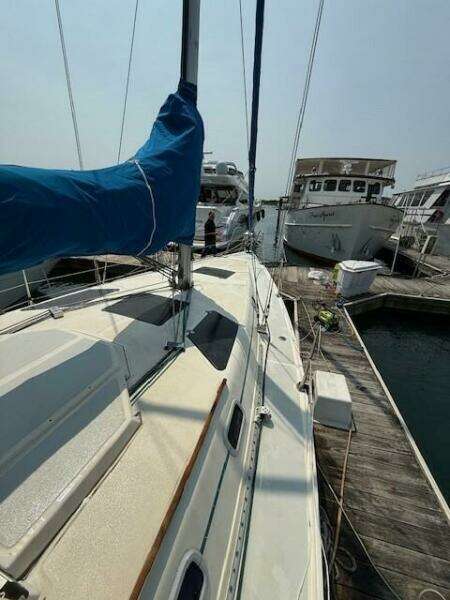 33ft Hunter Yacht For Sale