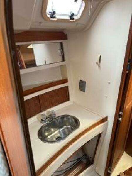 33ft Hunter Yacht For Sale
