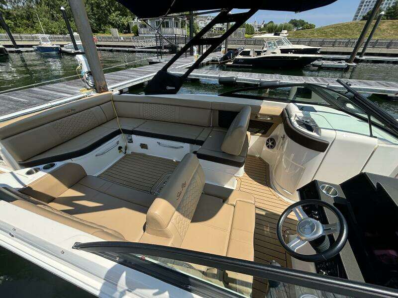 27ft Sea Ray Yacht For Sale