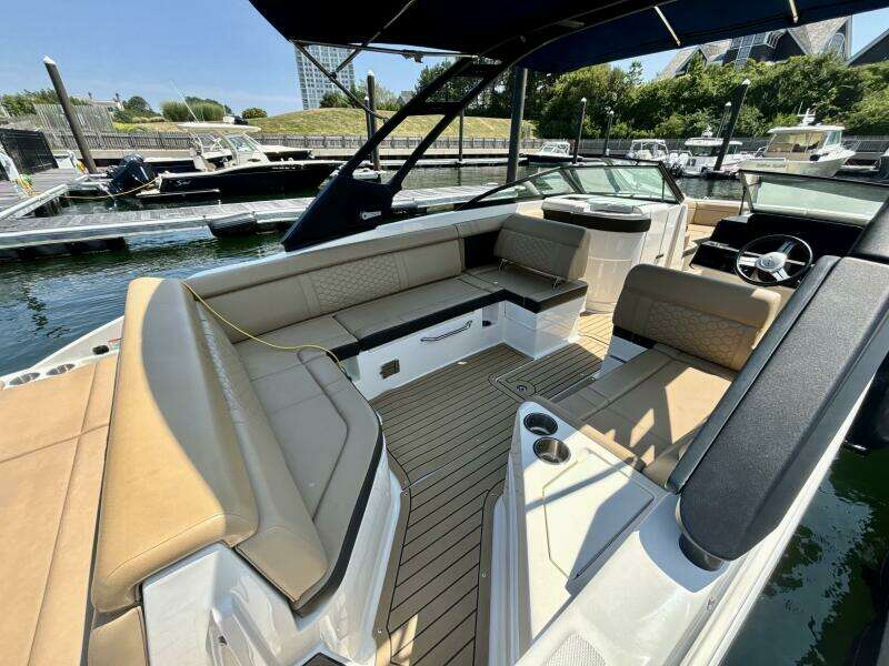 27ft Sea Ray Yacht For Sale