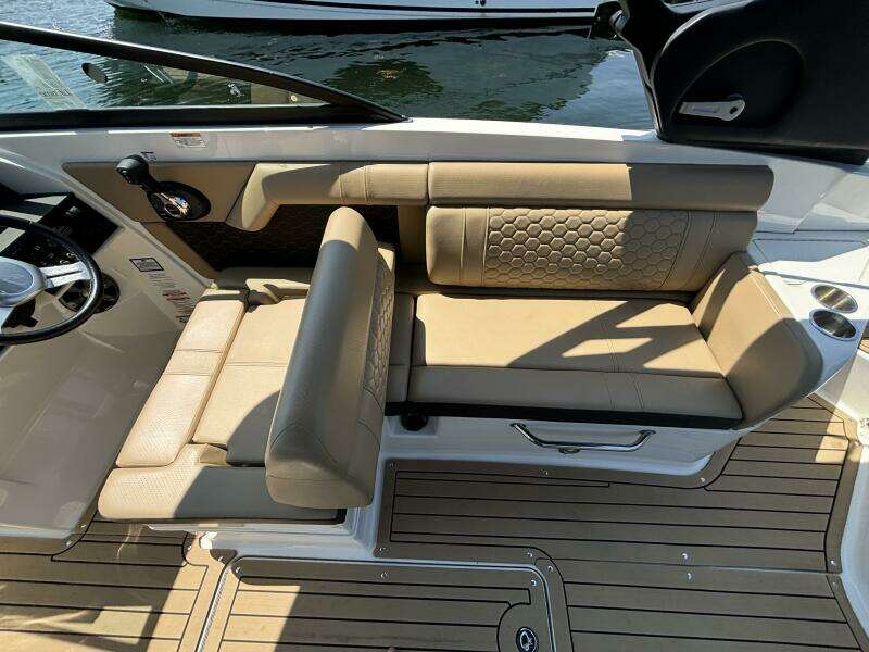 27ft Sea Ray Yacht For Sale