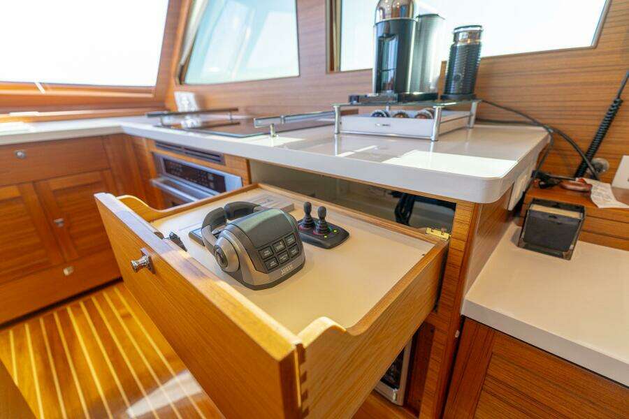 GALLEY CONTROL STATION