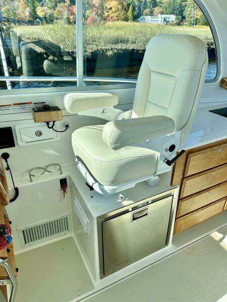 Helm Seat