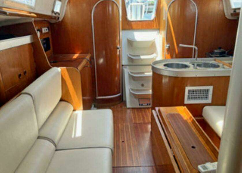 38ft Beneteau Yacht For Sale