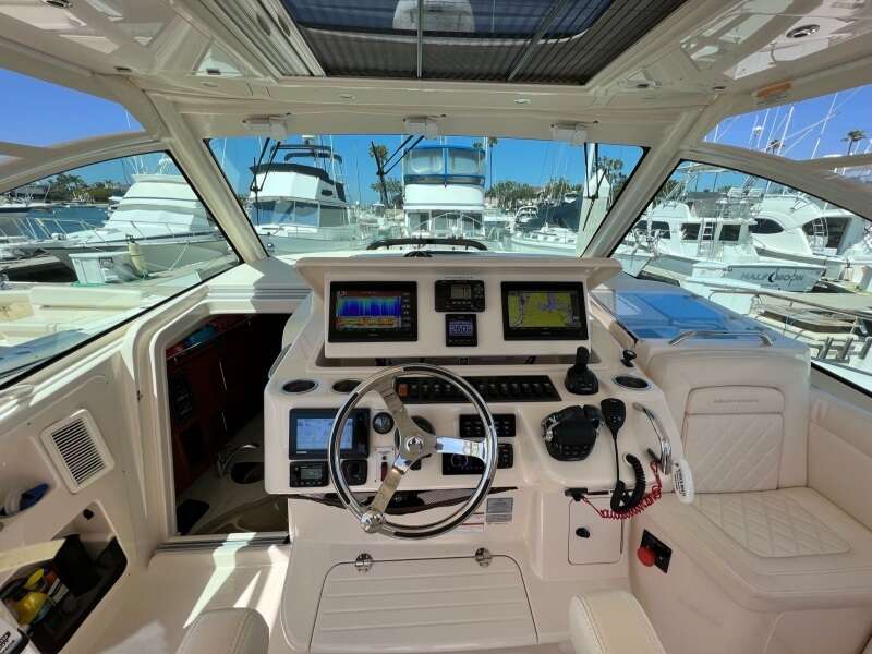 2019 Grady-White 370 Express 
