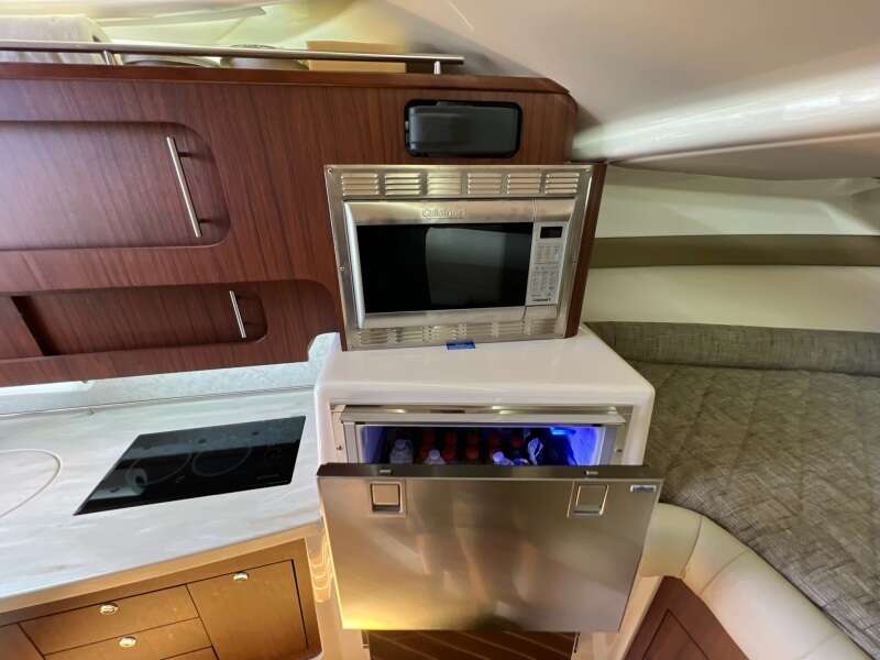 2019 Grady-White 370 Express 