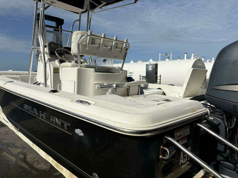 22ft Sea Hunt Yacht For Sale