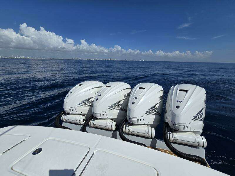 TT HARD TIMES 41ft Regulator Yacht For Sale